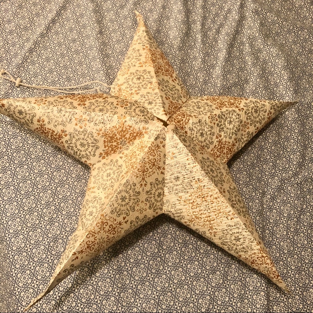 Foldable paper star light pendant and cord